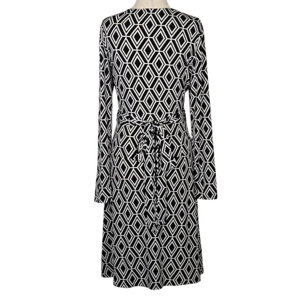 CACHE WOMEN'S Black White Geometric Wrap Waist Mini Dress Size Medium GUC - Picture 4 of 8